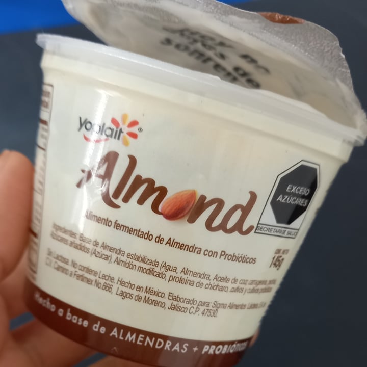 review photo of Yoplait Almond Alternativa al Yogurt - Sabor Natural shared by @mont9505 on 07 Apr 2022 - review