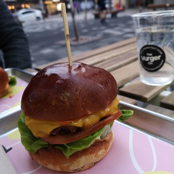 photo of The Vurger Co Canary Wharf New York Melt shared by @raffavegme on  15 Apr 2021 - review