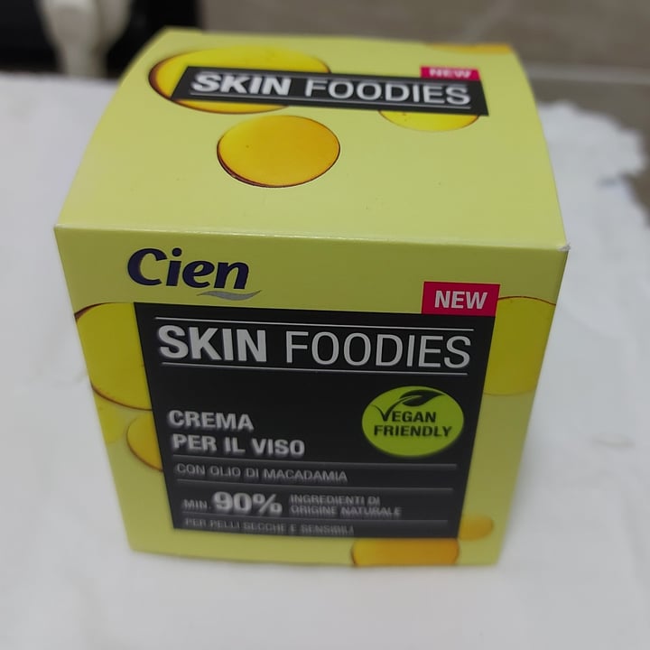 photo of Cien Skin foodies crema facial nutritiva shared by @salerena on  21 May 2021 - review