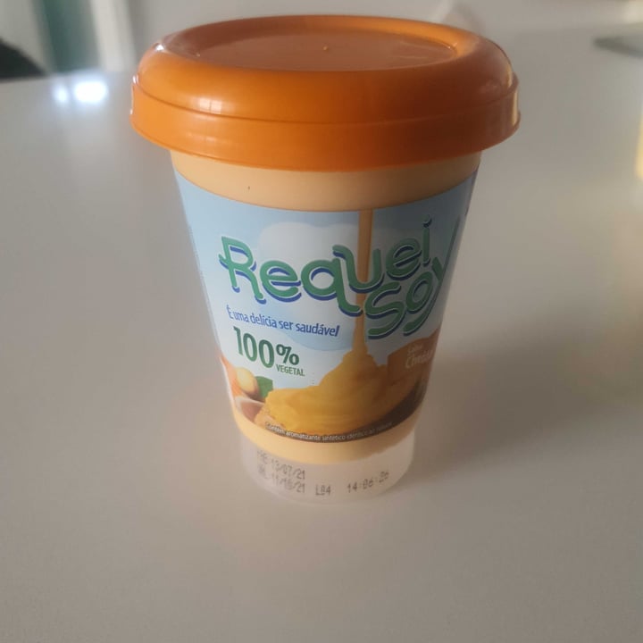 photo of Lifeco Requeijão Sabor Cheddar shared by @lgalds on  31 Jul 2021 - review