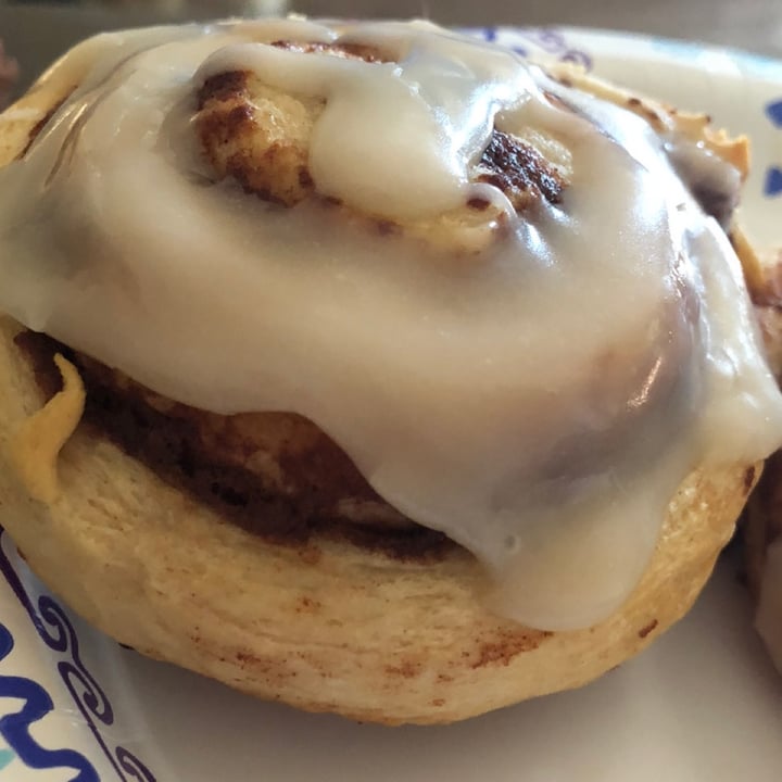 photo of Immaculate Organic Cinnamon Rolls with Icing shared by @veganlyssa on  11 Apr 2021 - review
