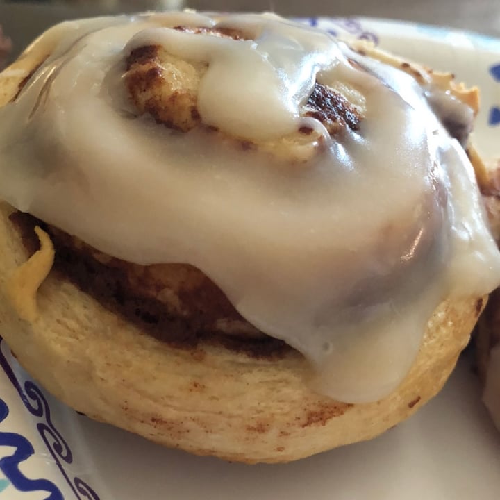 review photo of Immaculate Organic Cinnamon Rolls with Icing shared by @veganlyssa on 11 Apr 2021 - review