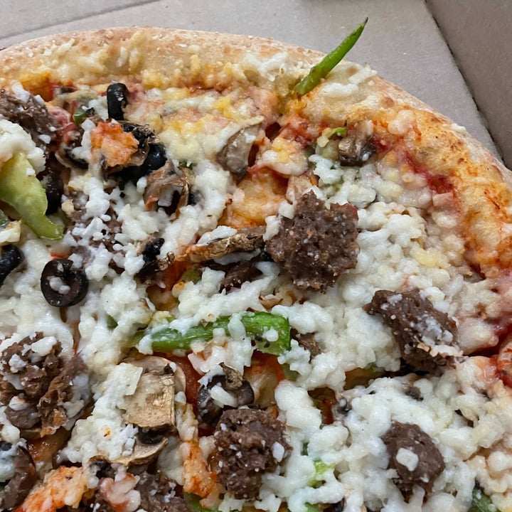 photo of Papa Johns vegan royal shared by @yaremi on  13 Sep 2022 - review