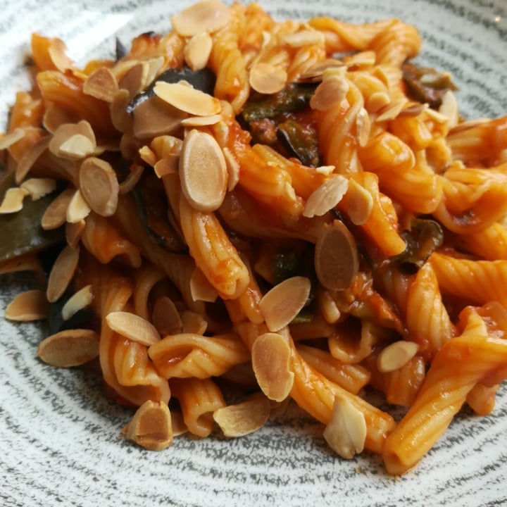 photo of Il Melograno - Naturalmente Buono - Palmanova Torchietti con pomodoro, melanzane e petali di mandorle shared by @dargina90 on  15 Oct 2021 - review