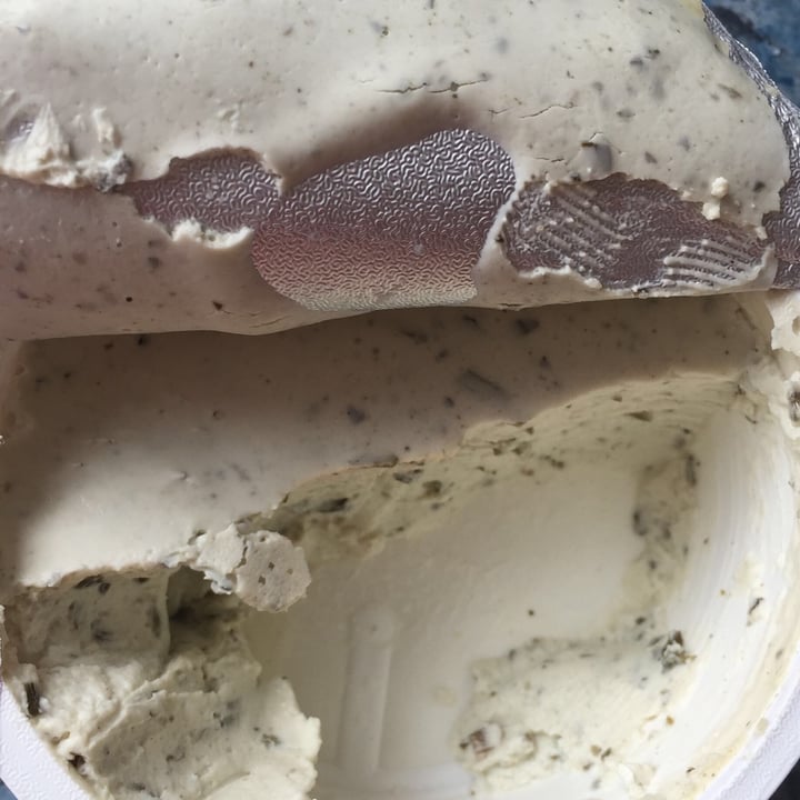review photo of Oatly Aufstrich Kräuter der Provence shared by @alwaysellerbrock on 14 Dec 2021 - review