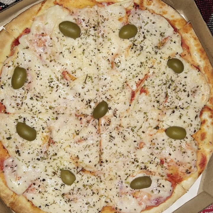 photo of Empanadas de 10 Pizza de muzzarela vegana shared by @vaderveg on  10 Dec 2020 - review