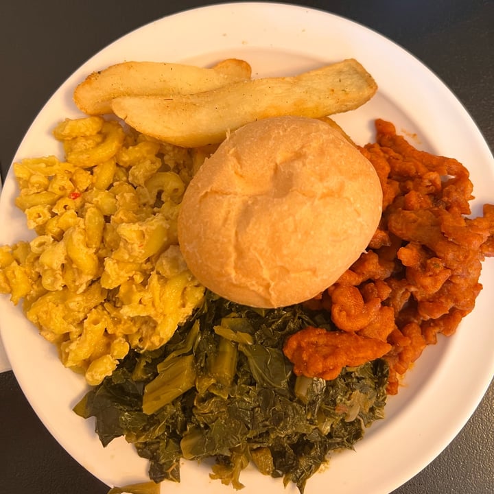 photo of Vege-licious Cafe LLC Soul Chicken Plate - Hot shared by @jordynmiller on  24 May 2022 - review