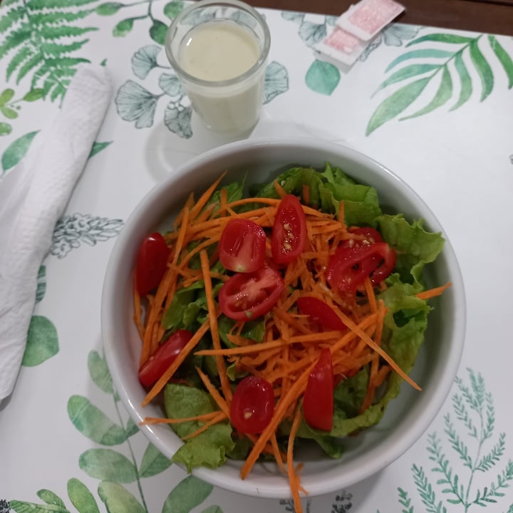 photo of Vegan Safe Salada shared by @danimarques on  16 Apr 2022 - review