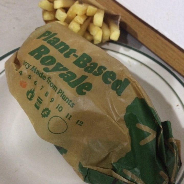 photo of Burger King South Africa Vegan Royale shared by @sylvacharm on  03 Oct 2021 - review
