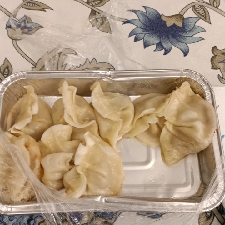 review photo of Ravioli Liu Ravioli alla piastra con cavolo cinese shared by @sararusso on 17 Mar 2022 - review