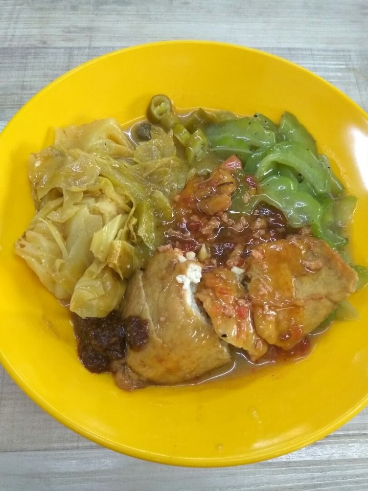 photo of Kwan Inn Vegetarian Food Economy rice with mixed dishes shared by @nicoles on  20 Nov 2019 - review