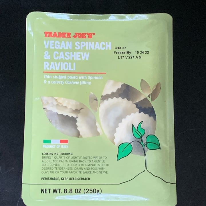 photo of Trader Joe's Vegan Spinach & Cashew Ravioli shared by @unejanie on  10 Oct 2022 - review