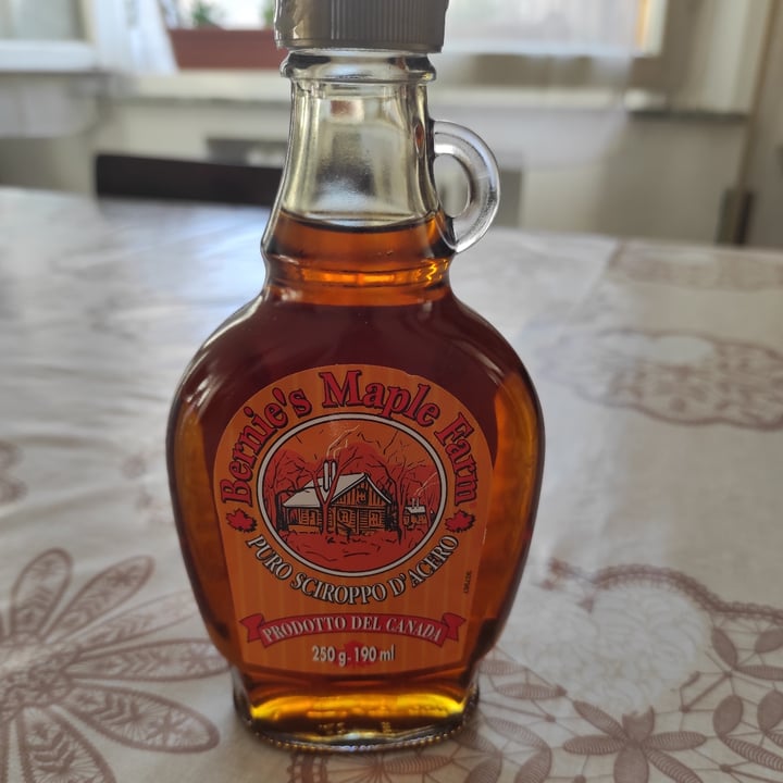 photo of Bernies's maple farm Puro sciroppo d'acero shared by @jesssbalchiero on  19 Dec 2021 - review