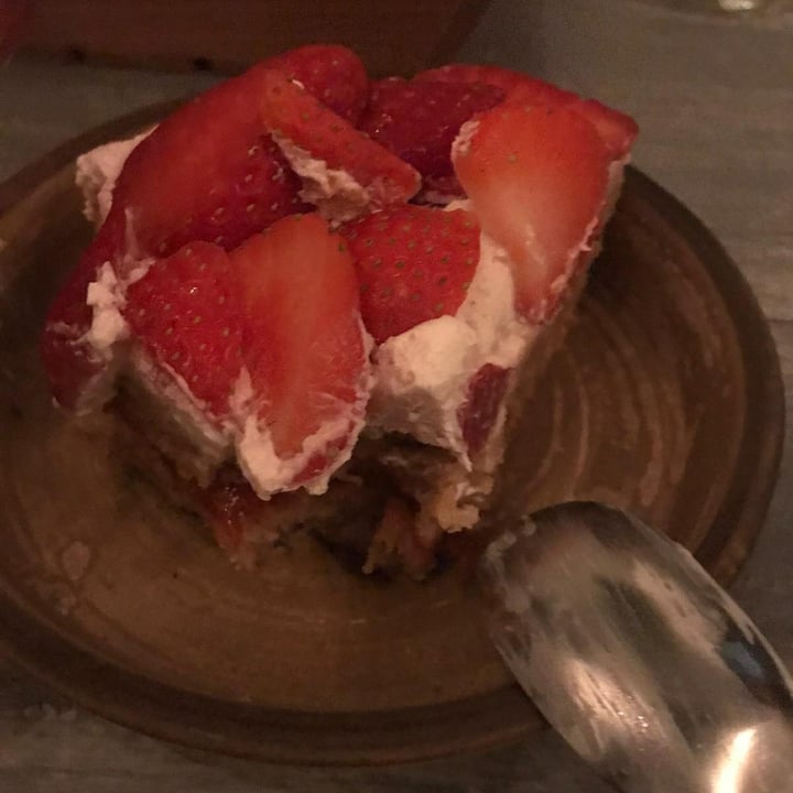 review photo of La Libélula Coffee Shop Tarta de fresas y nata shared by @martarg93 on 03 Jun 2020 - review