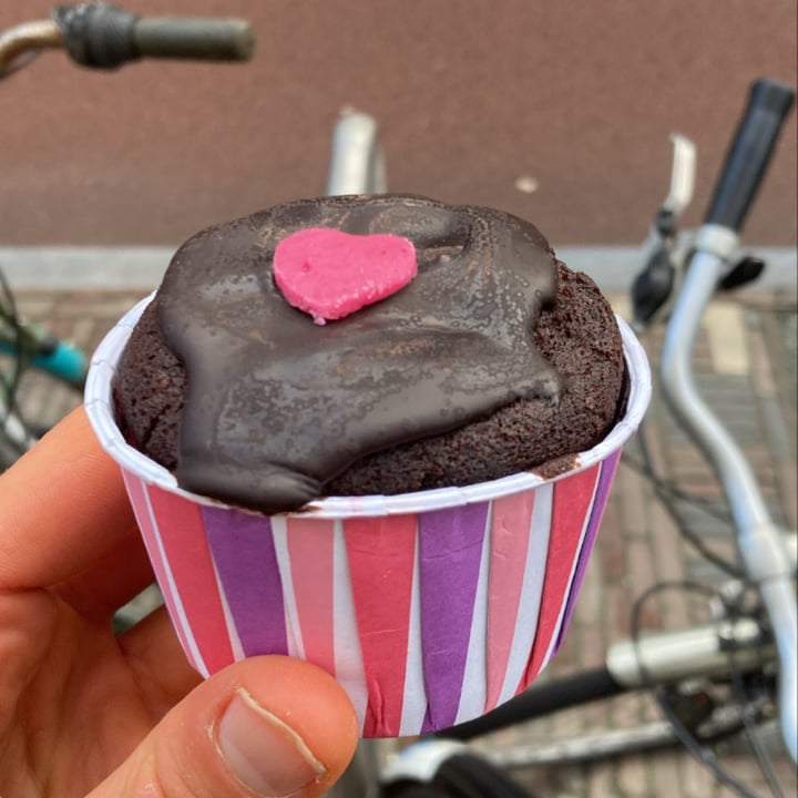 photo of Life's a Peach Gluten-free Chocolate Muffin with Raspberries shared by @david- on  11 Feb 2022 - review