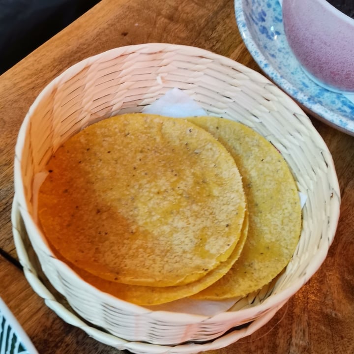 photo of Rincón Mexicano Pontevedra Ración de tortillitas de maíz shared by @jipiludo on  30 Sep 2020 - review