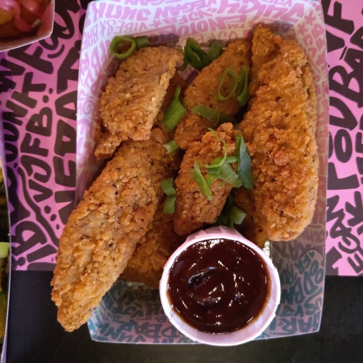 photo of Vegan Junk Food Bar fly wingz shared by @bettazara on  07 Jul 2022 - review
