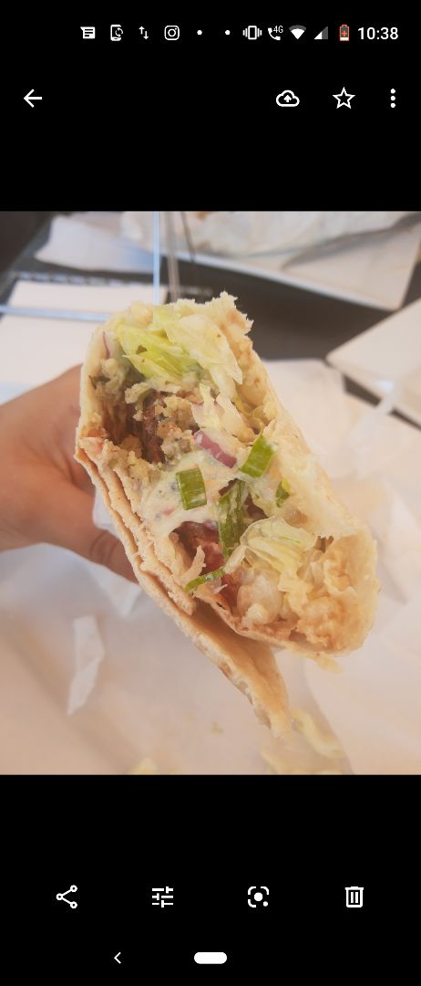 photo of SaladPita Shawarmas con falafels shared by @cambiodemente on  27 Feb 2020 - review