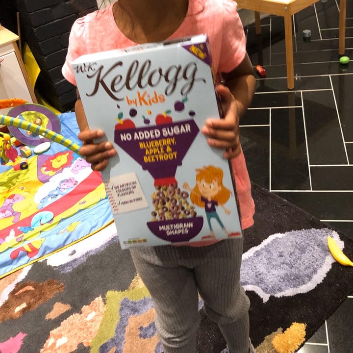 review photo of Kellogg's Blueberry, Apple & Beetroot Multigrain Shapes Breakfast Cereal shared by @renas on 02 Apr 2020 - review