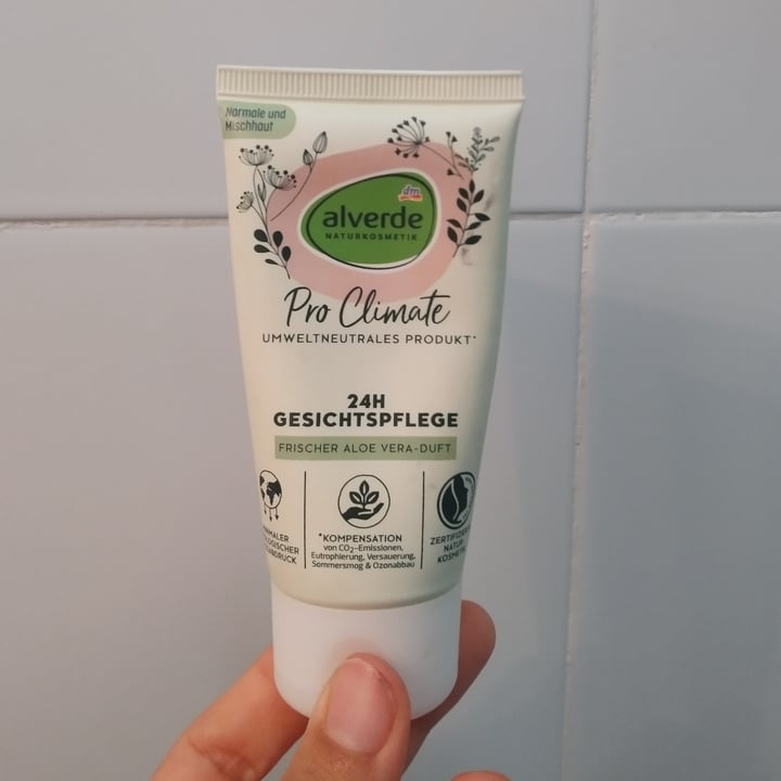 photo of Alverde Naturkosmetik Pro Climate 24h gesichtsplefge shared by @sirine on  01 May 2022 - review