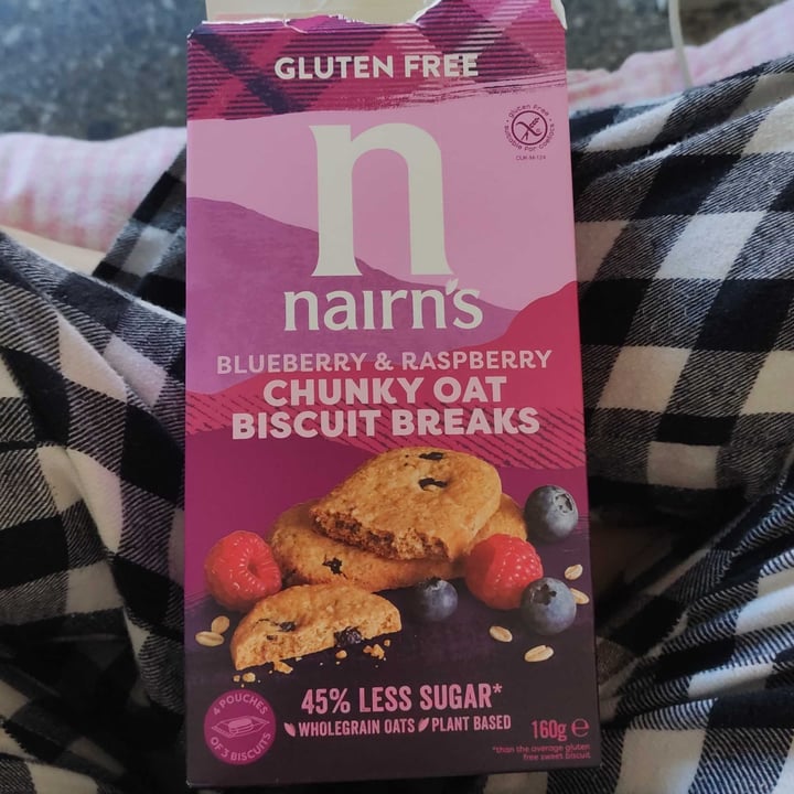 photo of Nairn's Chunky Oat, Blueberry and Raspberry shared by @lavilav on  24 Apr 2022 - review