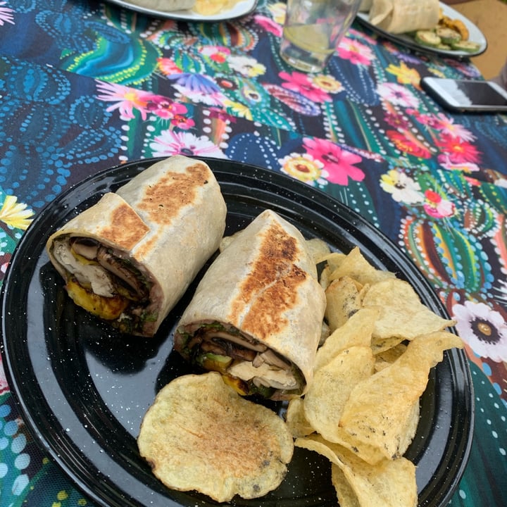 review photo of Veggie House Roma sur Burrito de portobello shared by @scarlettvegana on 11 May 2022 - review
