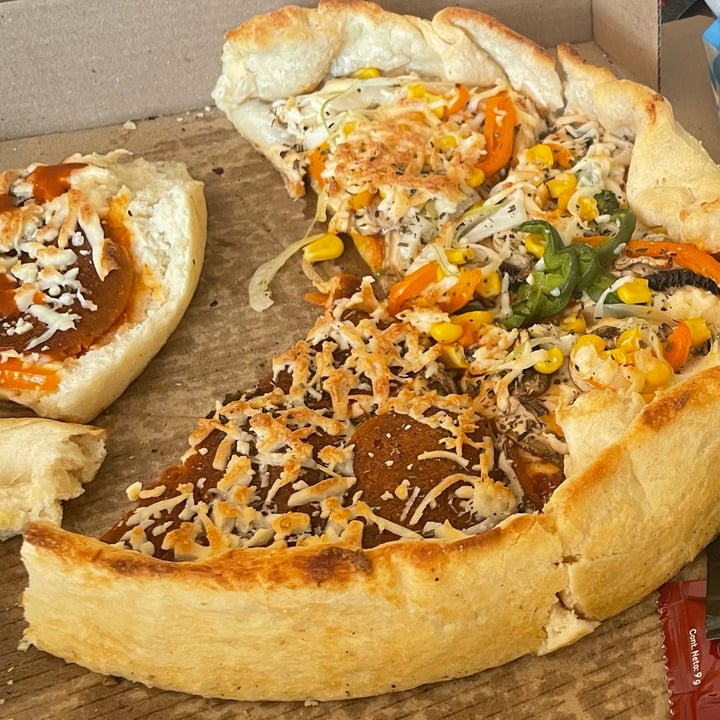 review photo of Rincón veggie Pizza Chicago Deep Dish shared by @sandymendez on 04 Jan 2022 - review