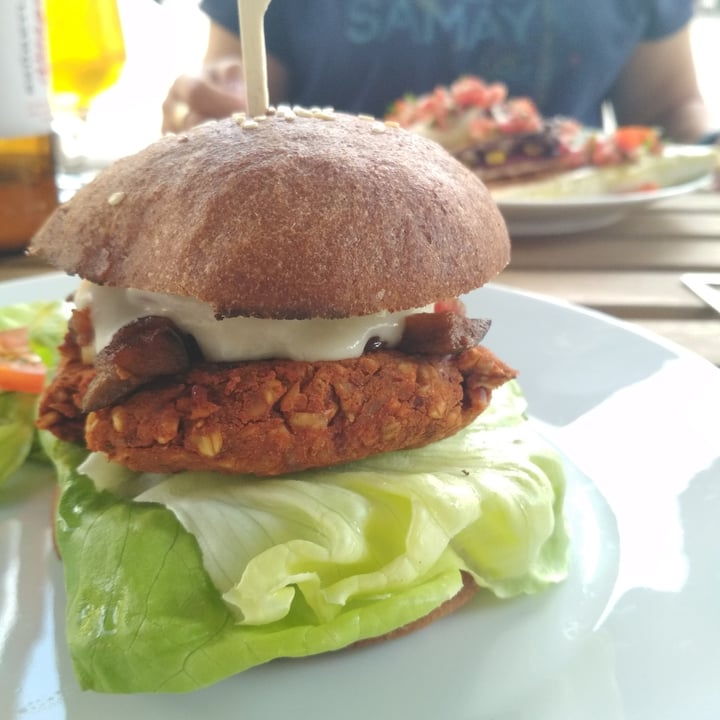 review photo of LYR Speciality Coffee and Food Over The Top Burger shared by @madafanky on 15 Aug 2020 - review