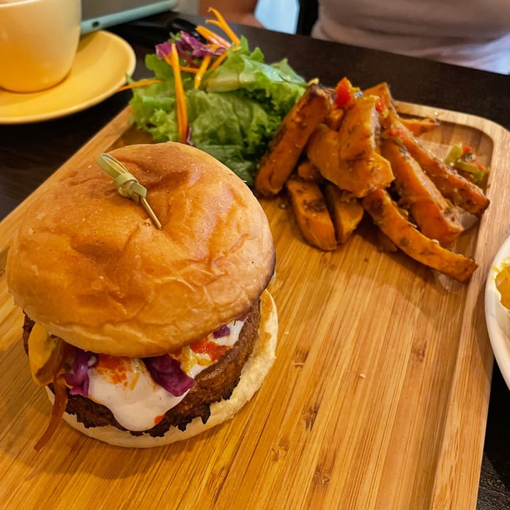 photo of Afterglow By Anglow Smoked Stack Burger shared by @applepancakes on  03 Jan 2022 - review