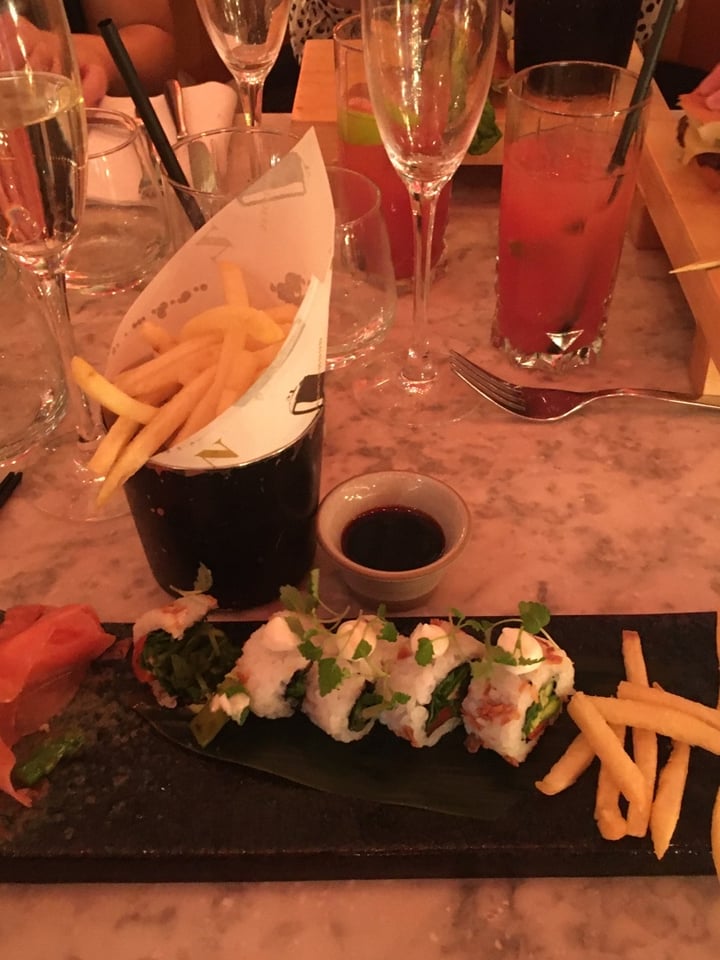 photo of Neighbourhood Leeds Charred Asparagus Sushi shared by @gemsaway on  26 Jan 2020 - review