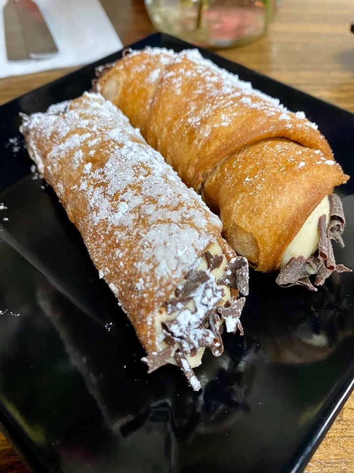 photo of Tarantino’s Vegan Cannoli shared by @veganexplorer on  21 Feb 2020 - review