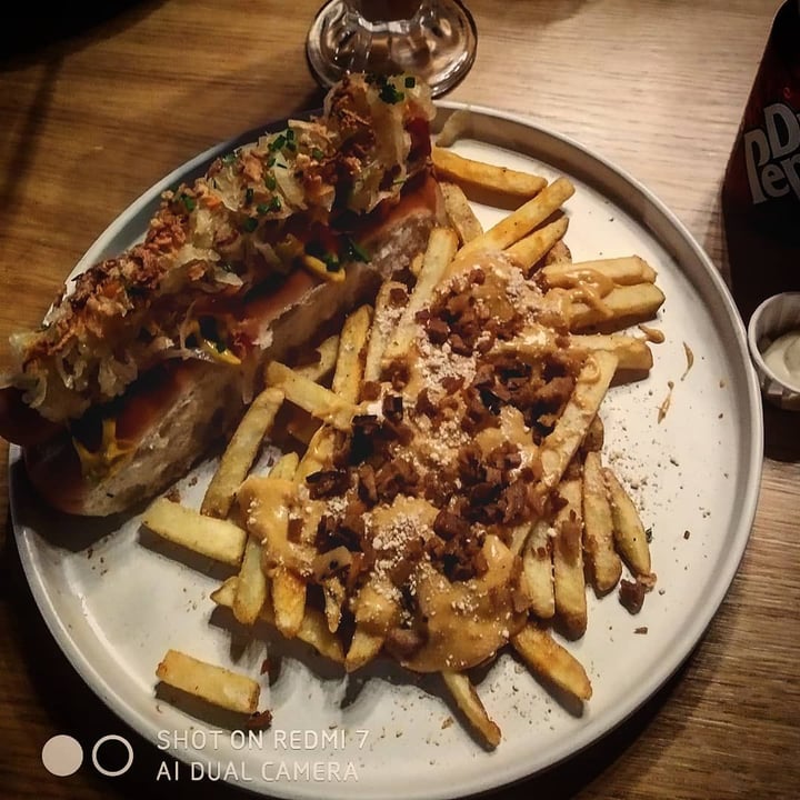 review photo of Rudy's Dirty Vegan Diner Hotdog shared by @esioleh on 31 Mar 2020 - review
