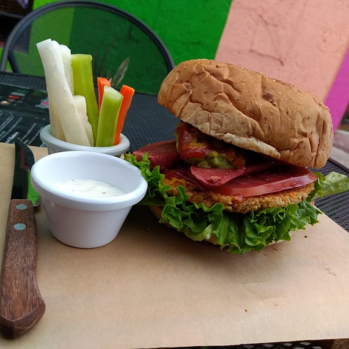 photo of Taco Green Hamburguesa de Salchicha shared by @katzedernacht on  04 Dec 2021 - review