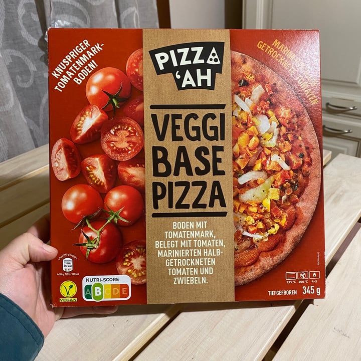 photo of PIZZ‘AH Veggi base pizza shared by @jacopoveghini on  23 Jan 2022 - review