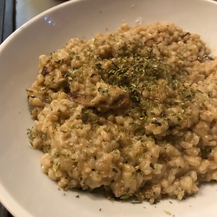 photo of Loving Hut Risotto de hongos shared by @candelariex on  31 Aug 2021 - review
