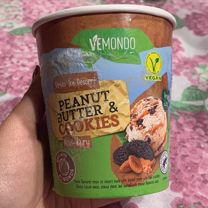 review photo of Vemondo Gelato burro d'arachidi e biscotti shared by @gallinella01 on 22 Apr 2022 - review