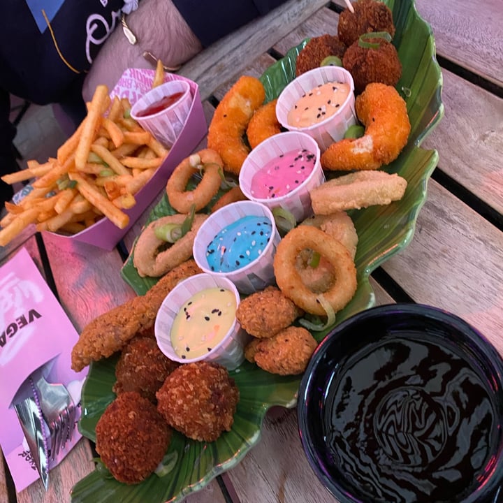 photo of Vegan Junk Food Bar Sumo Platter shared by @frankier on  24 Apr 2022 - review