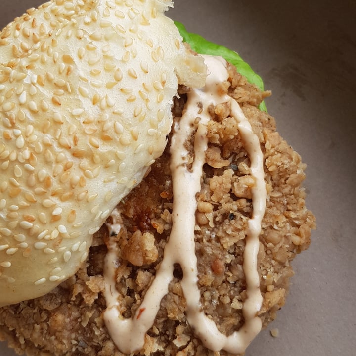 photo of Vegeata Chicken burger shared by @happypotato on  14 Feb 2021 - review