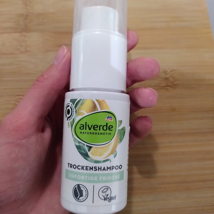 photo of Alverde Naturkosmetik Trockenshampoo shared by @znngiulia on  29 Apr 2022 - review