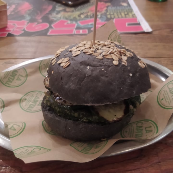 review photo of La Capital Haburguesa Veggie "El Cairo" shared by @oscarotin on 03 Sep 2022 - review