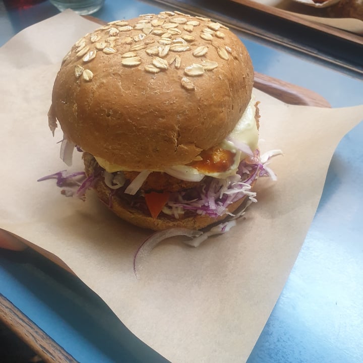 photo of Vegan Beat Athens Big Boss Burger shared by @melanyminichino99 on  06 Nov 2022 - review