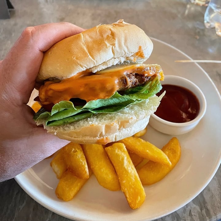 photo of Jonkershuis Restaurant South Africa Vegan Cheeseburger shared by @capetownvegan on  03 Jan 2022 - review