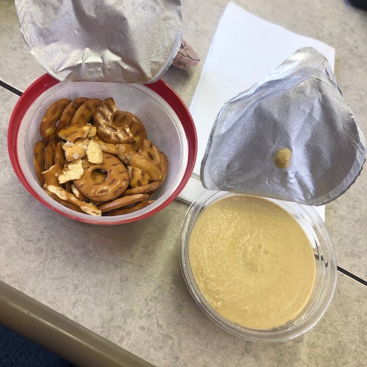 photo of Sabra Sabra Snackers - Classic hummus with pretzels shared by @magicturtlez on  11 Jul 2021 - review