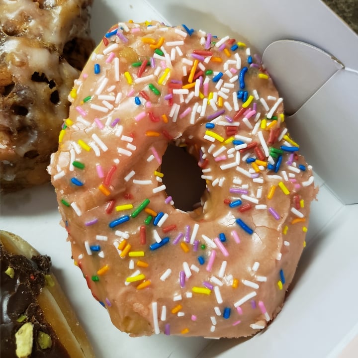 photo of MACHINO DONUTS Simpson’s Donut shared by @metalmel666 on  25 Oct 2022 - review