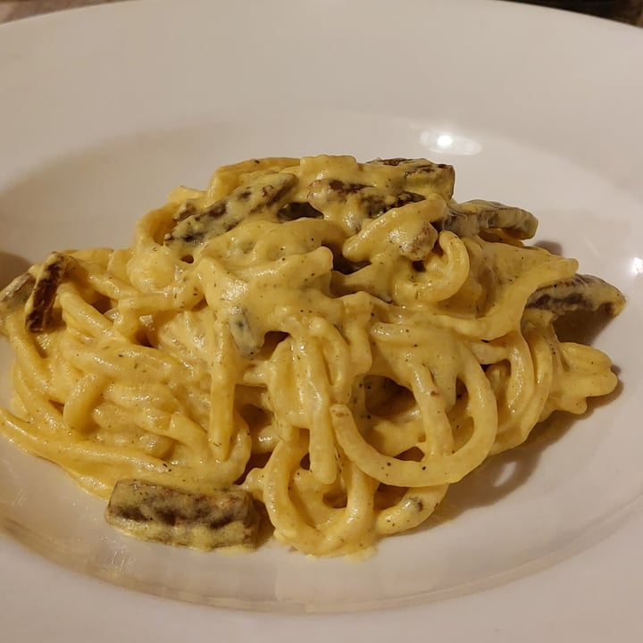 review photo of Ristorante Vegano Biologico La Lanterna Bigoli alla carbonara vegetale shared by @annoukkk on 02 Nov 2022 - review