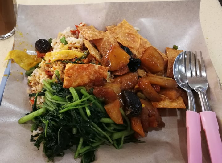 photo of Just Greens Vegetarian Mixed Veg Rice shared by @soyfarsoygood on  07 Aug 2021 - review