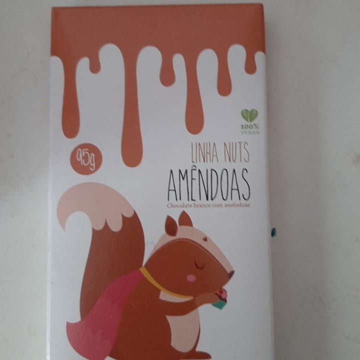 review photo of Super Vegan chocolate branco com amendoas shared by @nalualves on 06 Sep 2022 - review