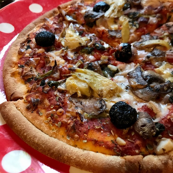 photo of PizzaExpress Vegan Giardiniera Pizza shared by @bereers on  16 Jan 2021 - review