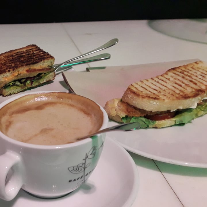 photo of Green Bistrot Sandwich De No Pollo shared by @gabinboy on  04 Jun 2021 - review