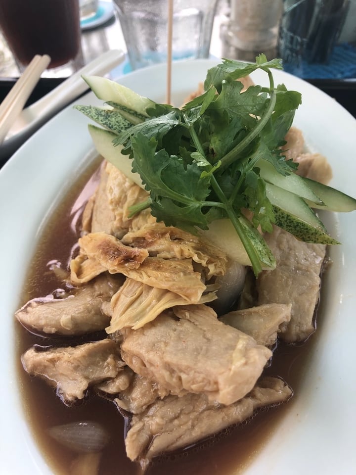 photo of Privé Tiong Bahru Hainanese Chicken Rice shared by @ninamort on  29 Mar 2020 - review